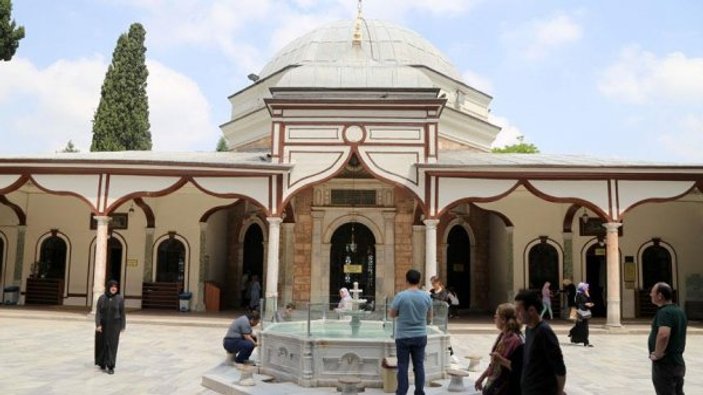 Bursa'nın manevi büyüklerine ziyaretçi akını
