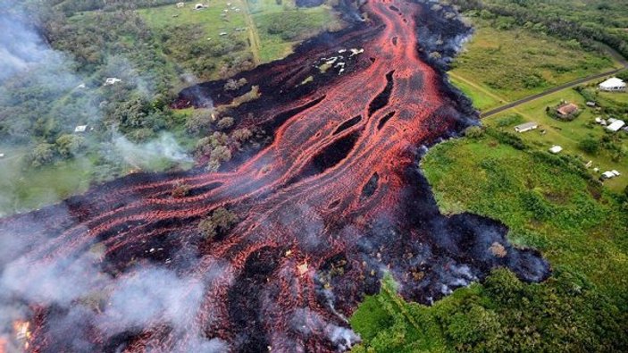 Hawaii'de lavlar evleri yutmaya devam ediyor