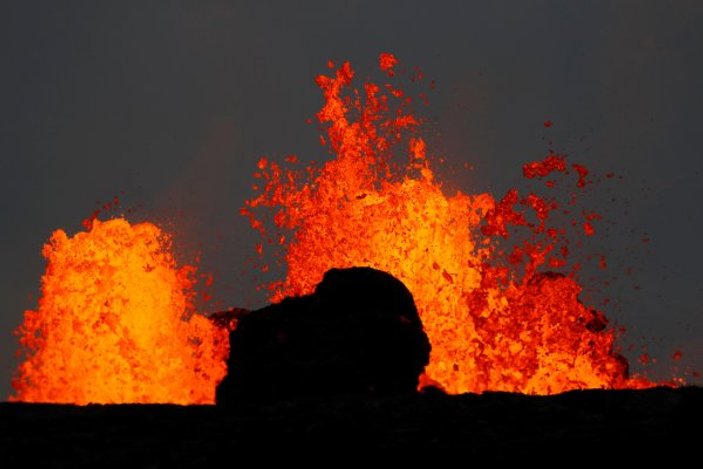 Hawaii'de lavlar evleri yutmaya devam ediyor
