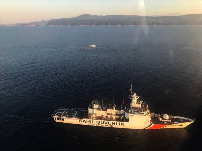 Antalya'da göçmenleri taşıyan sürat teknesi battı