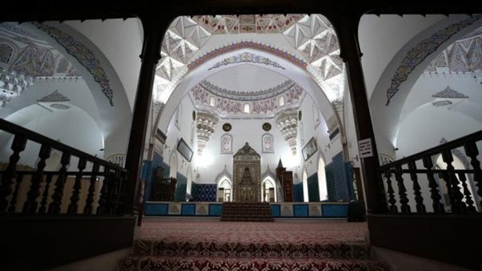 Osmanlı'nın ruhu Muradiye Külliyesi'nde yaşıyor