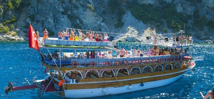 Marmaris'te teknelerde müzik ve köpük partisi yasaklandı
