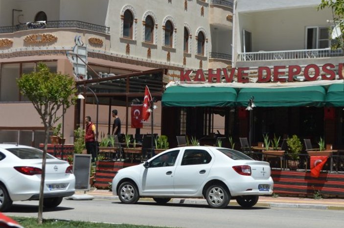 Mardin'de HDP'ye Türk bayrağı tepkisi