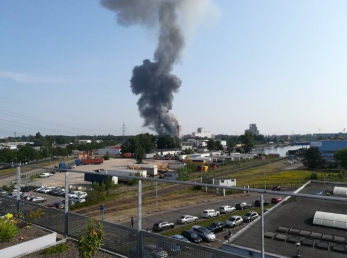 Fransa'da depolama tesisinde patlama