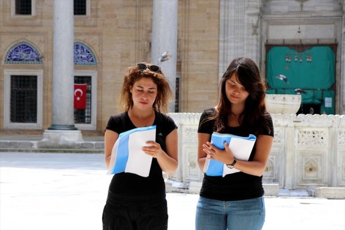 Selimiye Camisi'ne gelen turistler sayılıyor
