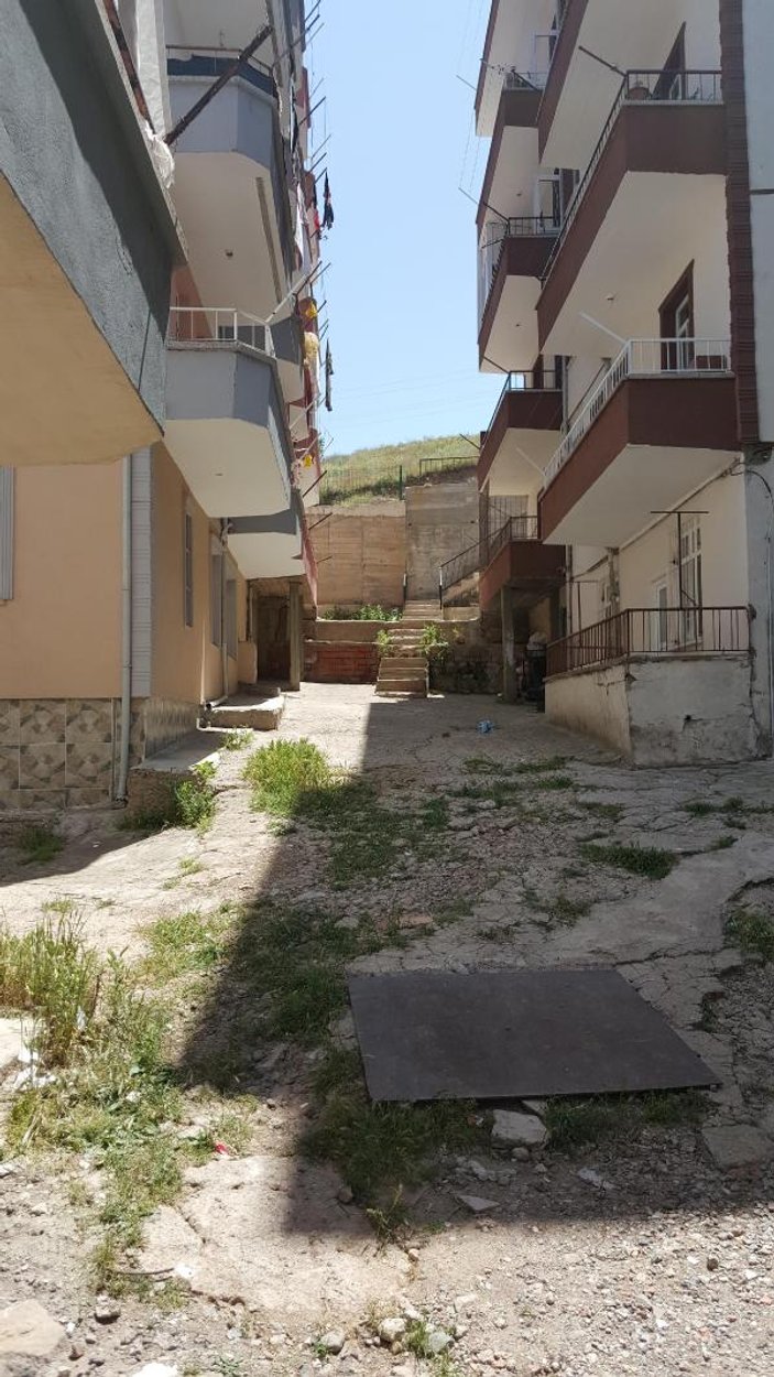 4'üncü kattan düşen Zeynep'i çamaşır ipleri kurtardı