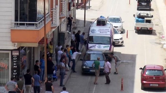 Keşan'da seçim çalışması yapan HDP'lilere tepki