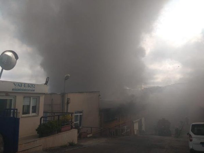 Gaziosmanpaşa'da tekstil fabrikasında yangın