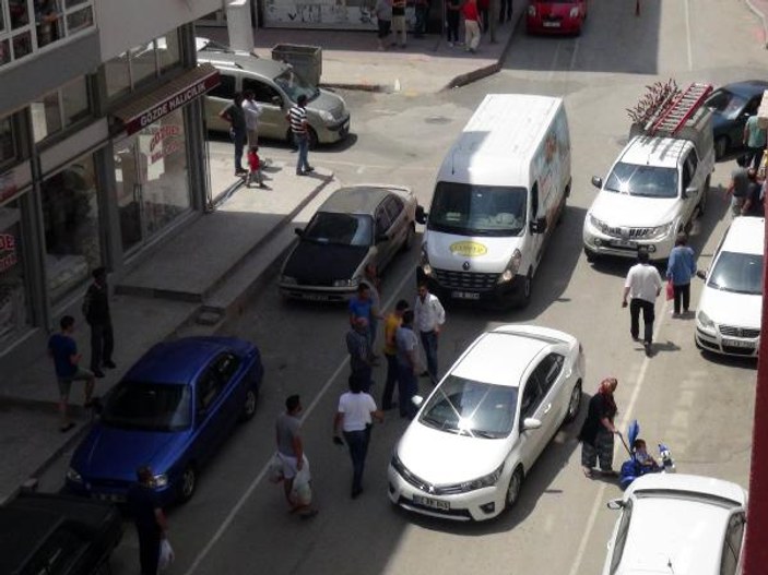 Keşan'da seçim çalışması yapan HDP'lilere tepki