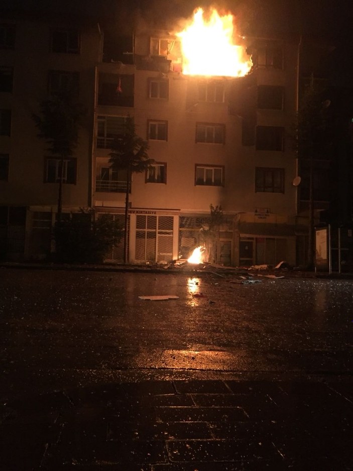 Ankara’da apartmanın dördüncü katına yıldırım düştü