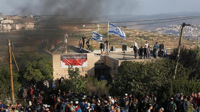 Yahudi yerleşimcilerden Filistinlilerin evlerine saldırı