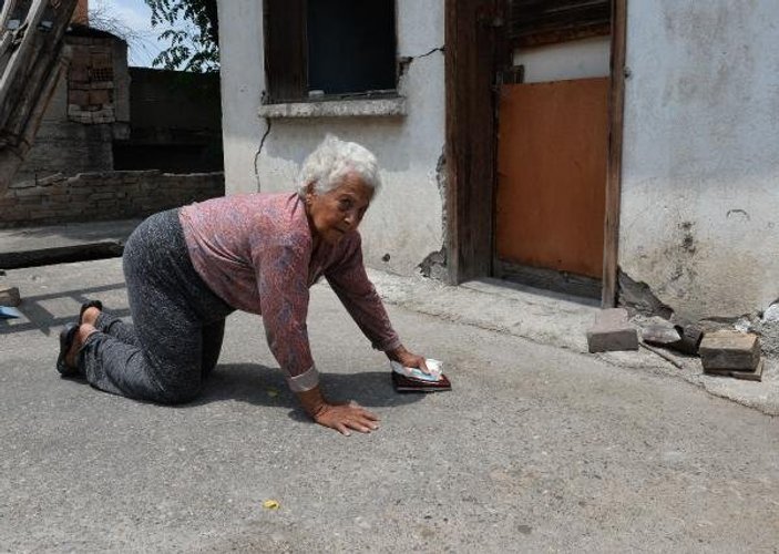 Adana'da yaşlı kadının emekli maaşı habersizce çekildi