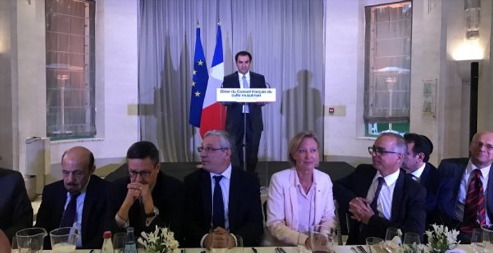 Fransa Başbakanı İslam Konseyi'nin iftarında