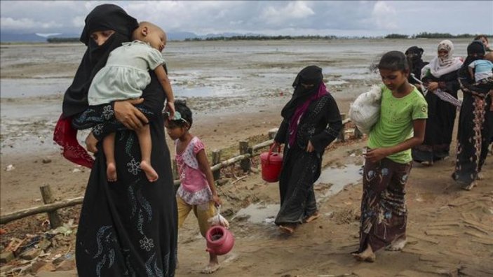 Muson yağmurlarının vurduğu Arakanlılar görüntülendi