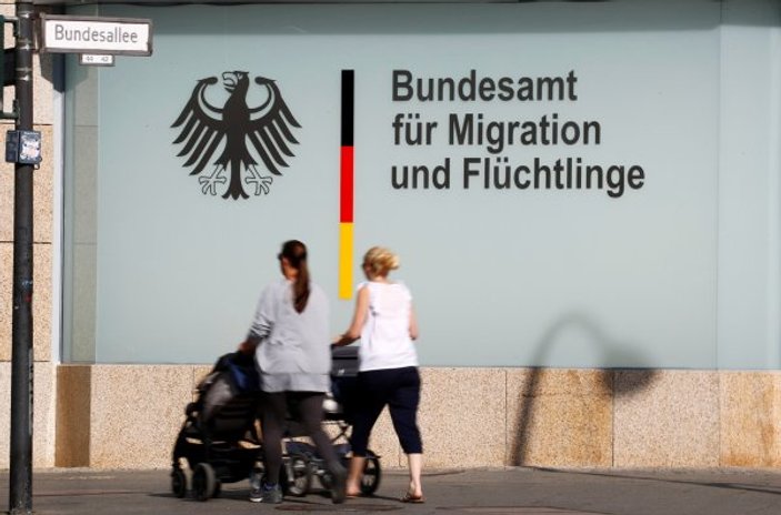 Sığınmacılar Almanya'da koalisyonu böldü