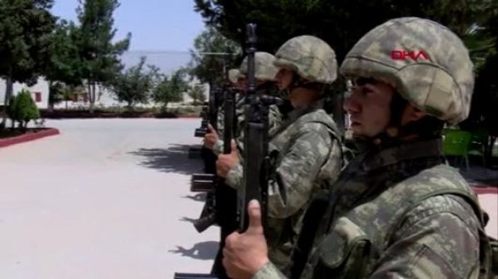 Türk askeri Bayram'da da sınırı bekliyor