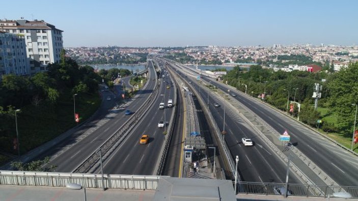 İstanbul'da bayram sabahı yollar bomboş kaldı