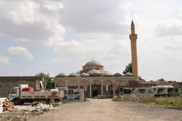 PKK'lıların tahrip ettiği Fatih Paşa Camisi restore ediliyor