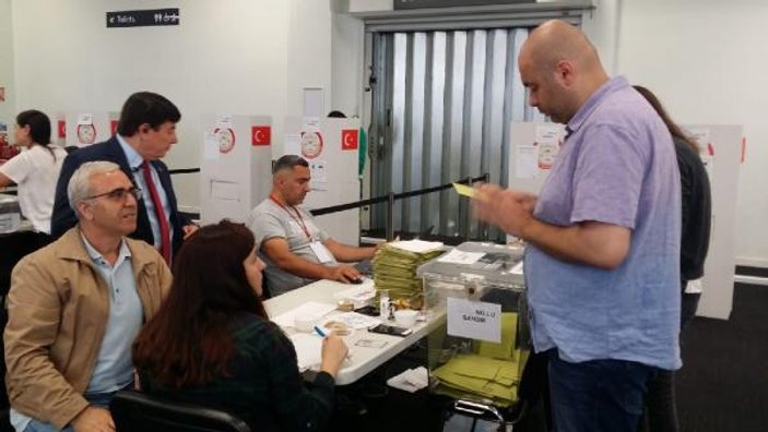 Birleşik Krallık’ta Türklerin oy verme işlemi başladı