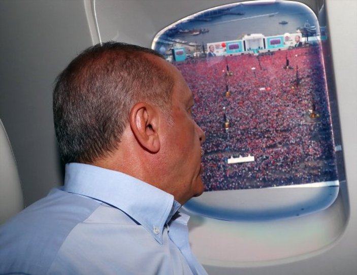 Erdoğan dev kalabalığı helikopterden gördü