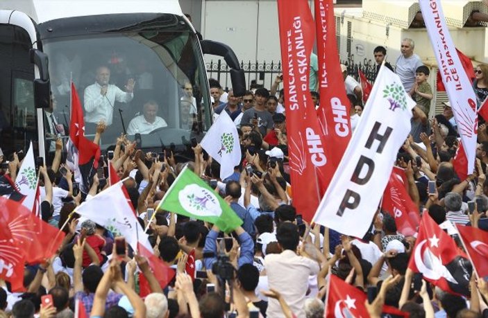 HDP'liler Muharrem İnce'nin Sancaktepe mitinginde