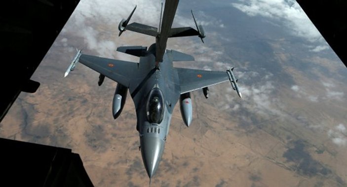 Deyrizor'da ABD Suriye mevzilerini bombaladı