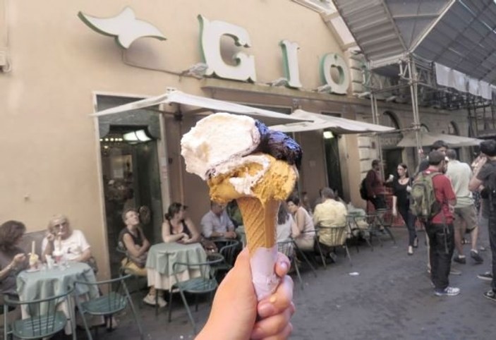 Roma’da dondurma rotanız