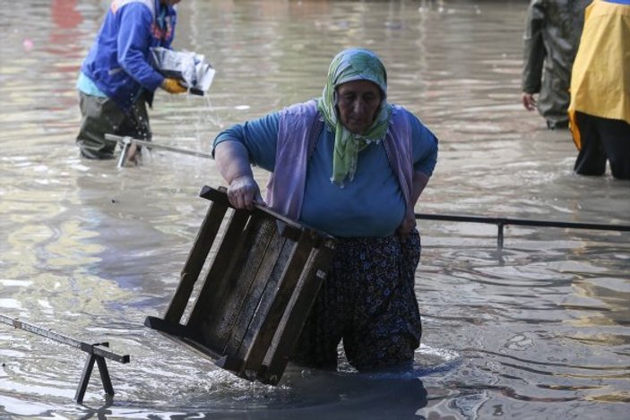 Meteoroloji uyardı, Ankara'da yollar göle döndü