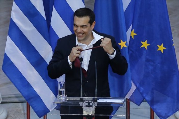Çipras Euro Grubu Toplantısı'nda kravat taktı