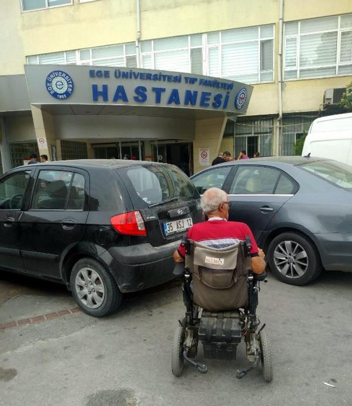 Engelli hasta, araba yüzünden hastaneye giremedi