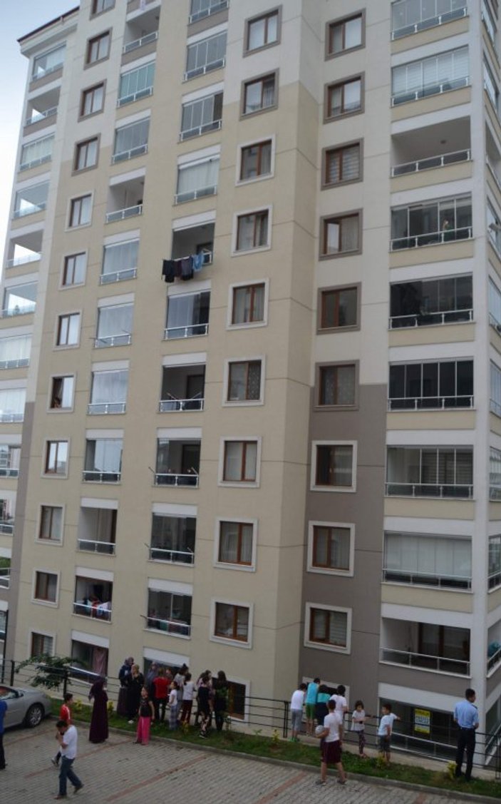 Trabzon'da 2 yaşındaki çocuk 11. kattan düştü