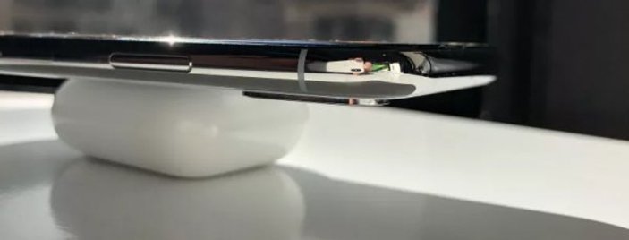 Airpods iPhone'ları şarj edebilecek