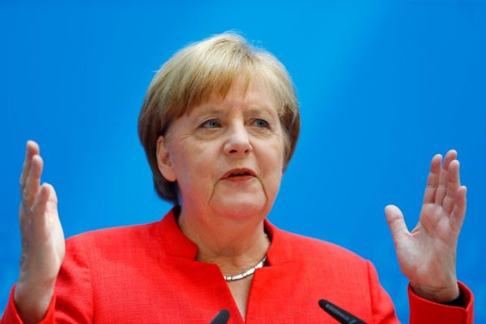 Almanya, AB ülkelerini mülteci krizine karşı ikna etti