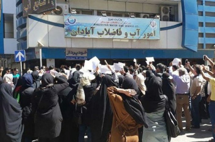 İran'da su protestosu