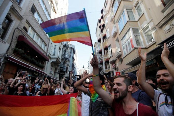 İstanbul'da LGBT yürüyüşü