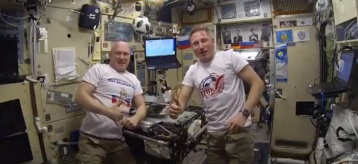 Rus kozmonotlar İspanya zaferini uzayda kutladı