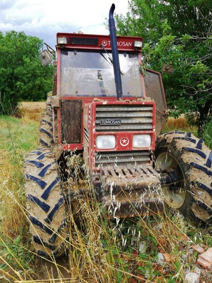 Jandarma iki çalıntı aracı birden buldu