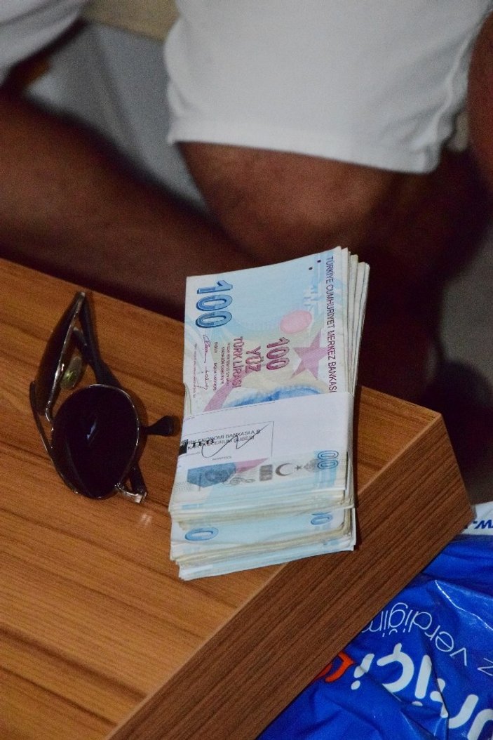 Para yatırmaya giderken 20 bin lira buldu
