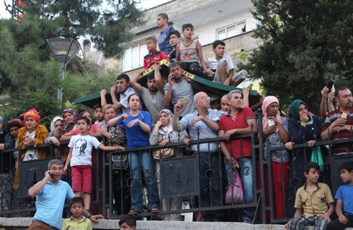 Suriyeli şahıs tacizden linç edilecekken araya polis girdi
