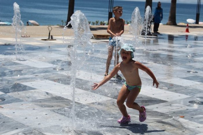 Antalya'da plajların boş kalma nedeni: Sıcak