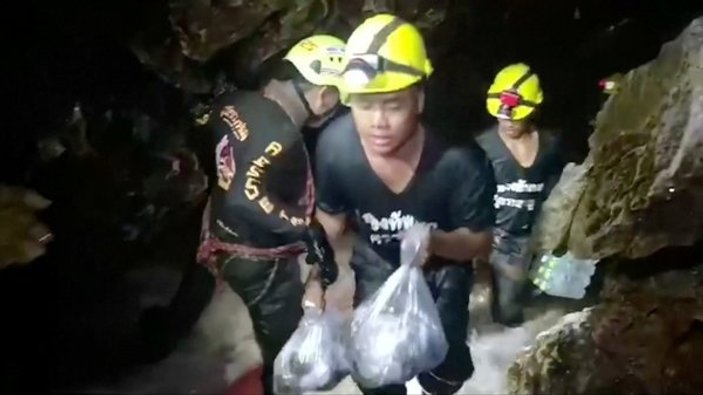 Tayland'daki mağarada bir dalgıç öldü