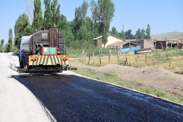 Kahramanmaraş'tan kardeş belediyeye asfalt desteği