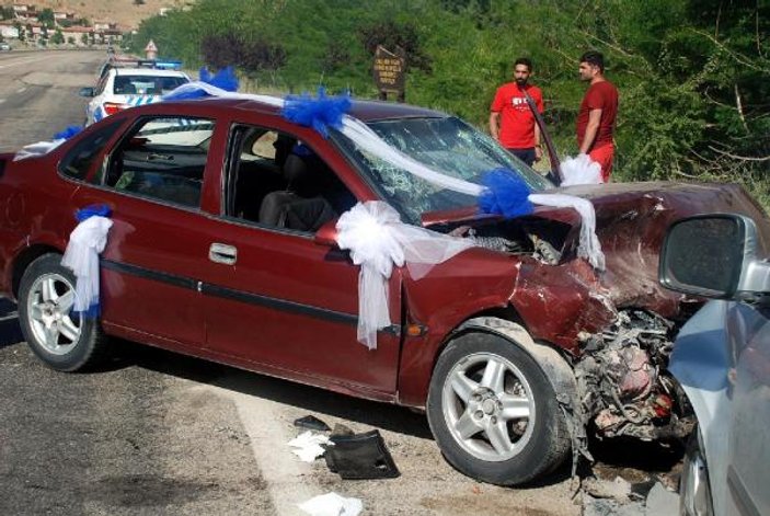 Elazığ’da sünnet arabası kaza yaptı: 3’ü çocuk, 6 yaralı 