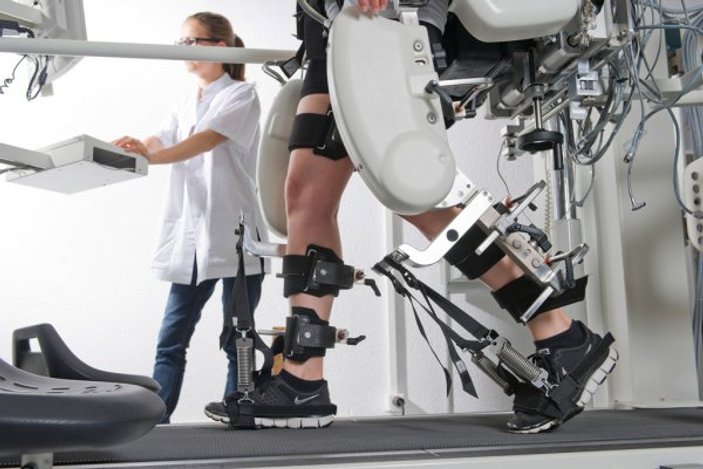 Şehir hastanelerine 'yürüme robotu' tedavisi