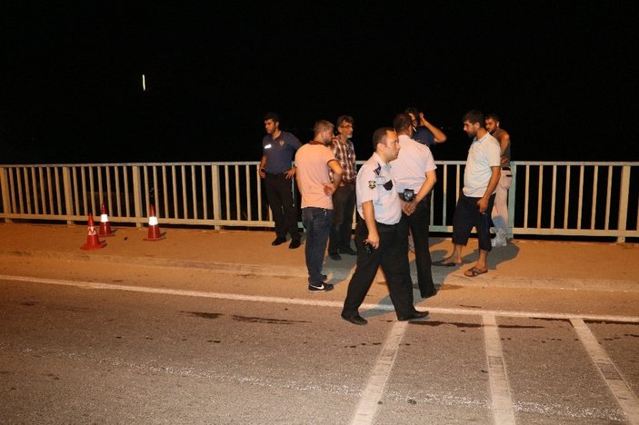 Adana’da kavgayı ayırmak isteyenlere silahlı saldırı