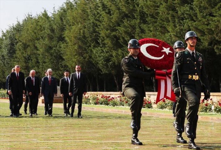 Cumhurbaşkanı Erdoğan Anıtkabir'e gitti