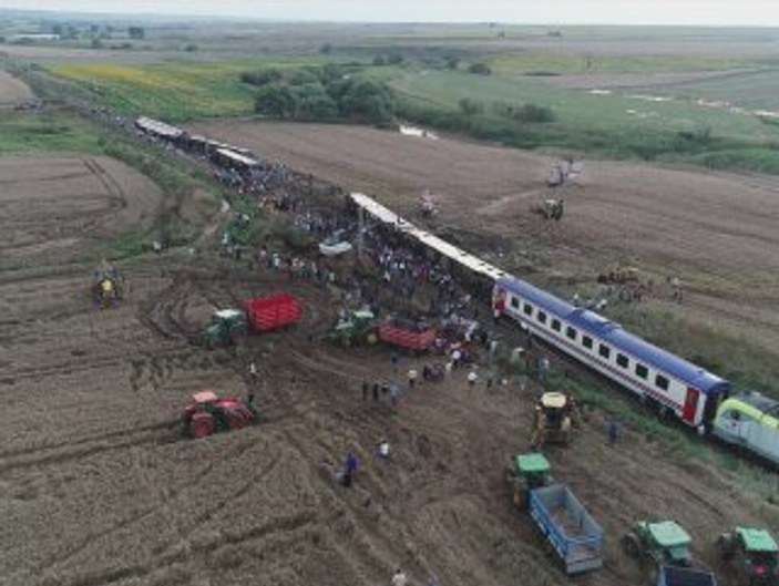 Bakanlar Arslan ve Demircan, tren kazası bölgesinde