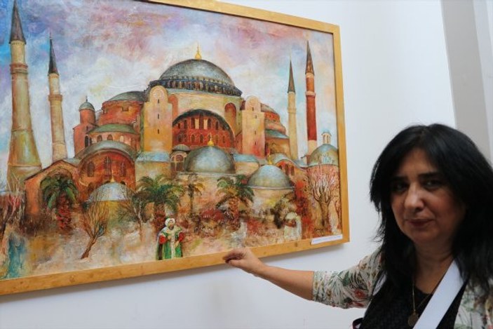 Türkiye sevgisini yaptığı resimlerle anlatıyor