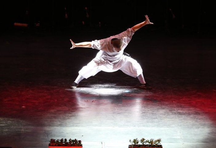 Shaolin Rahipleri gösterilerle kungfuyu tanıtıyor