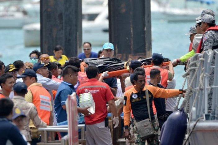 Tayland'da tur teknesi alabora oldu: 44 ölü